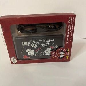 Disney True Love Cross Body wallet Case Mickey And Minnie New